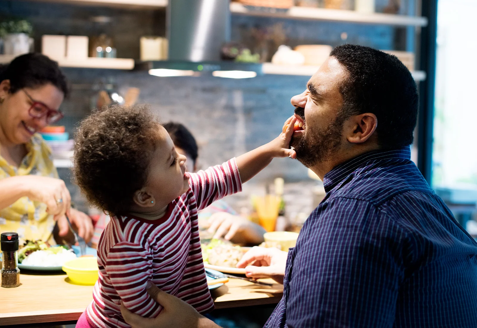 Ton enfant refuse de manger : 3 règles de base pour gérer la situation sans (trop) stresser