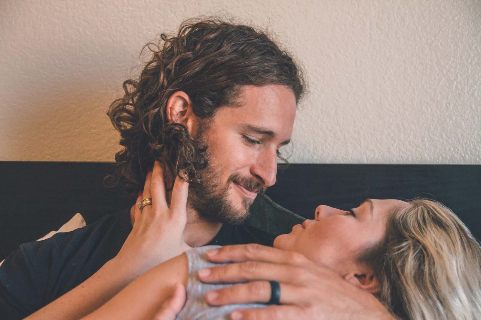Sexualité des parents : 5 idées pour préserver l’intimité