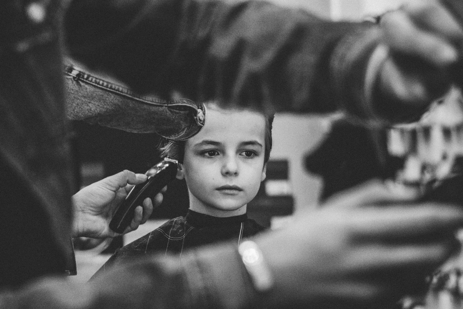 Qu’on lui coupe les cheveux ! Quand ? Pourquoi ? Comment ?