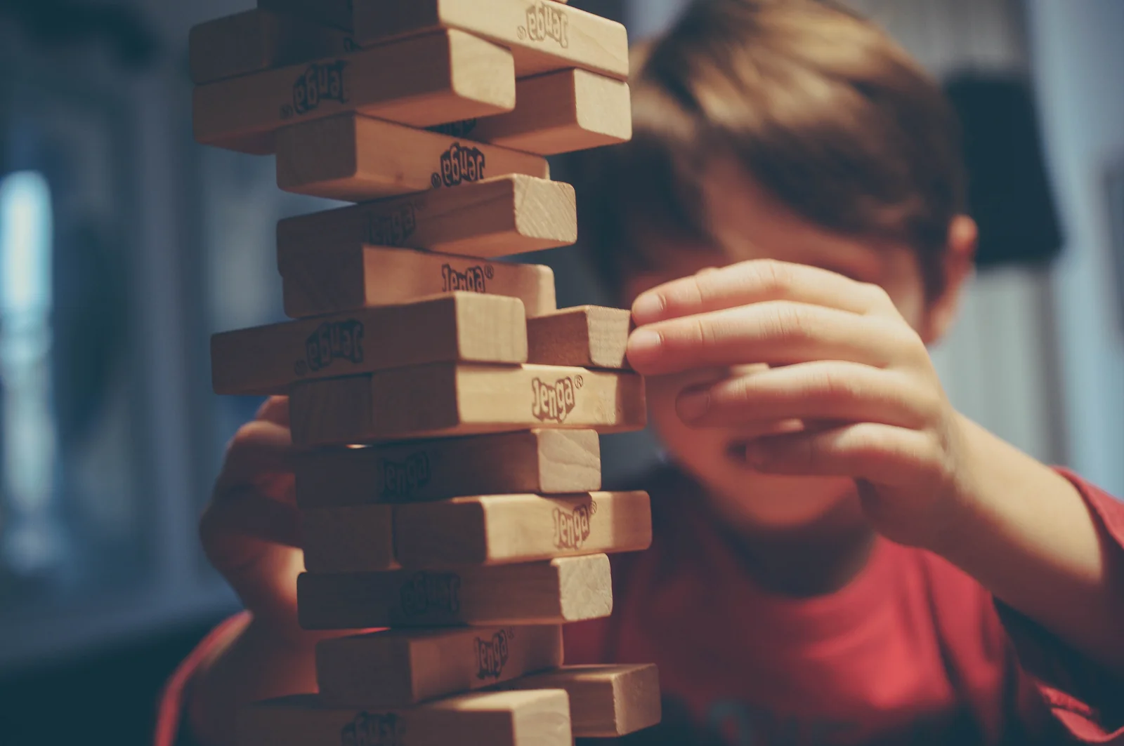 Comment choisir le bon jeu de société pour de jeunes enfants
