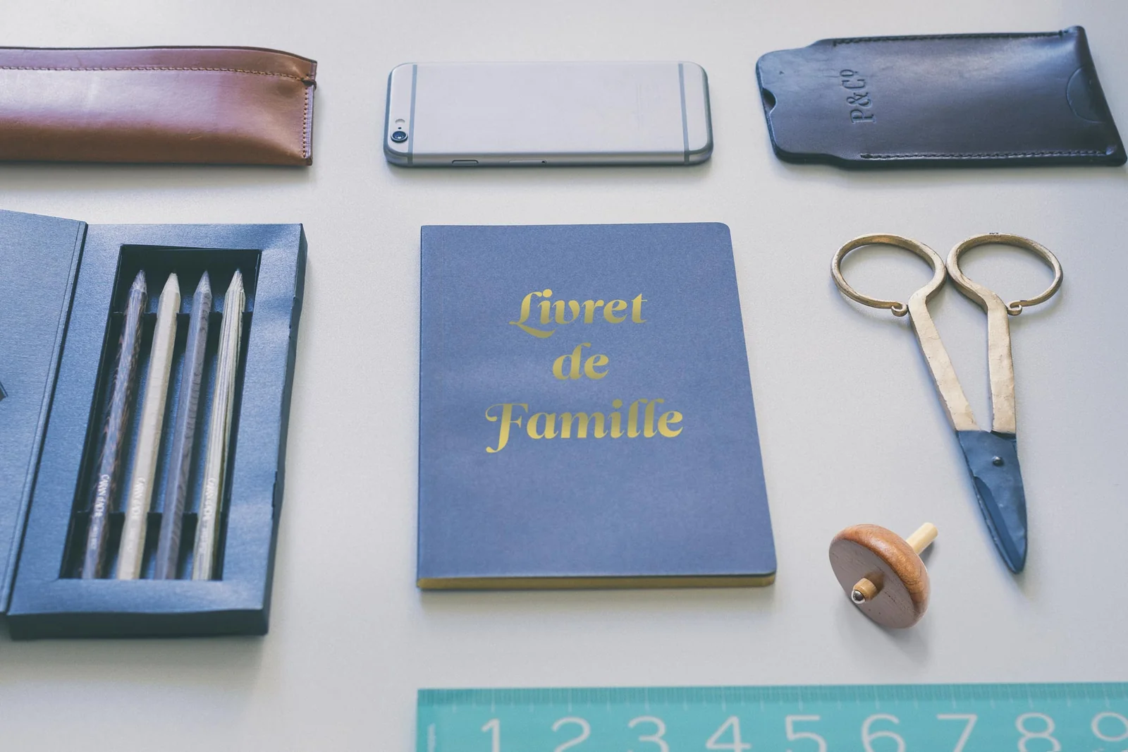 « Et pour son nom de famille, vous avez une idée ? »