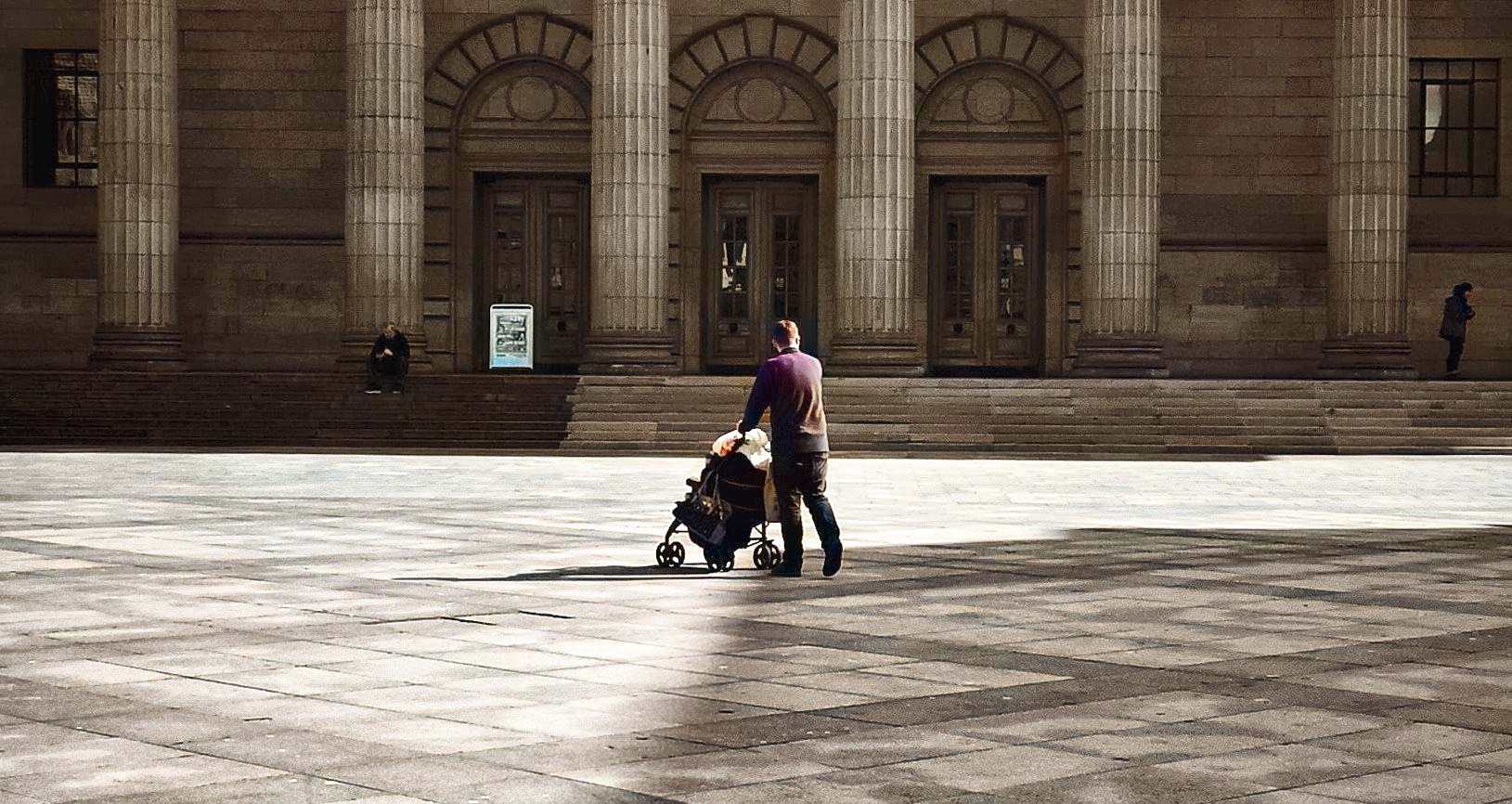 Si on incitait les entreprises à envoyer les hommes en congé parental ? Tribune pour un « critère 4 bis »
